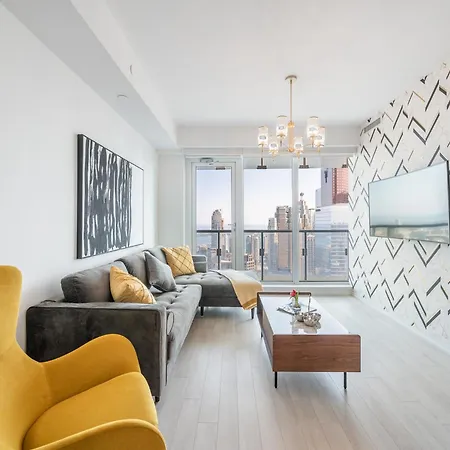 Designer 1Br Suite With Cn Tower, Skyline View